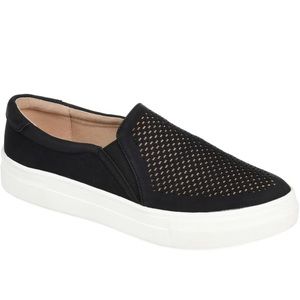 Journee Collection Faybia Sneaker